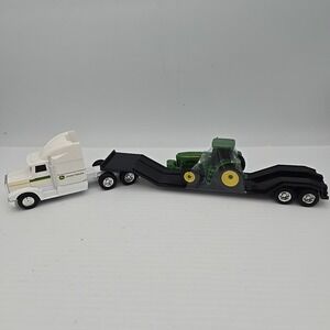 ERTL John Deere Tractor Semi Truck 18 Wheeler Diescast & Plastic W Low Boy